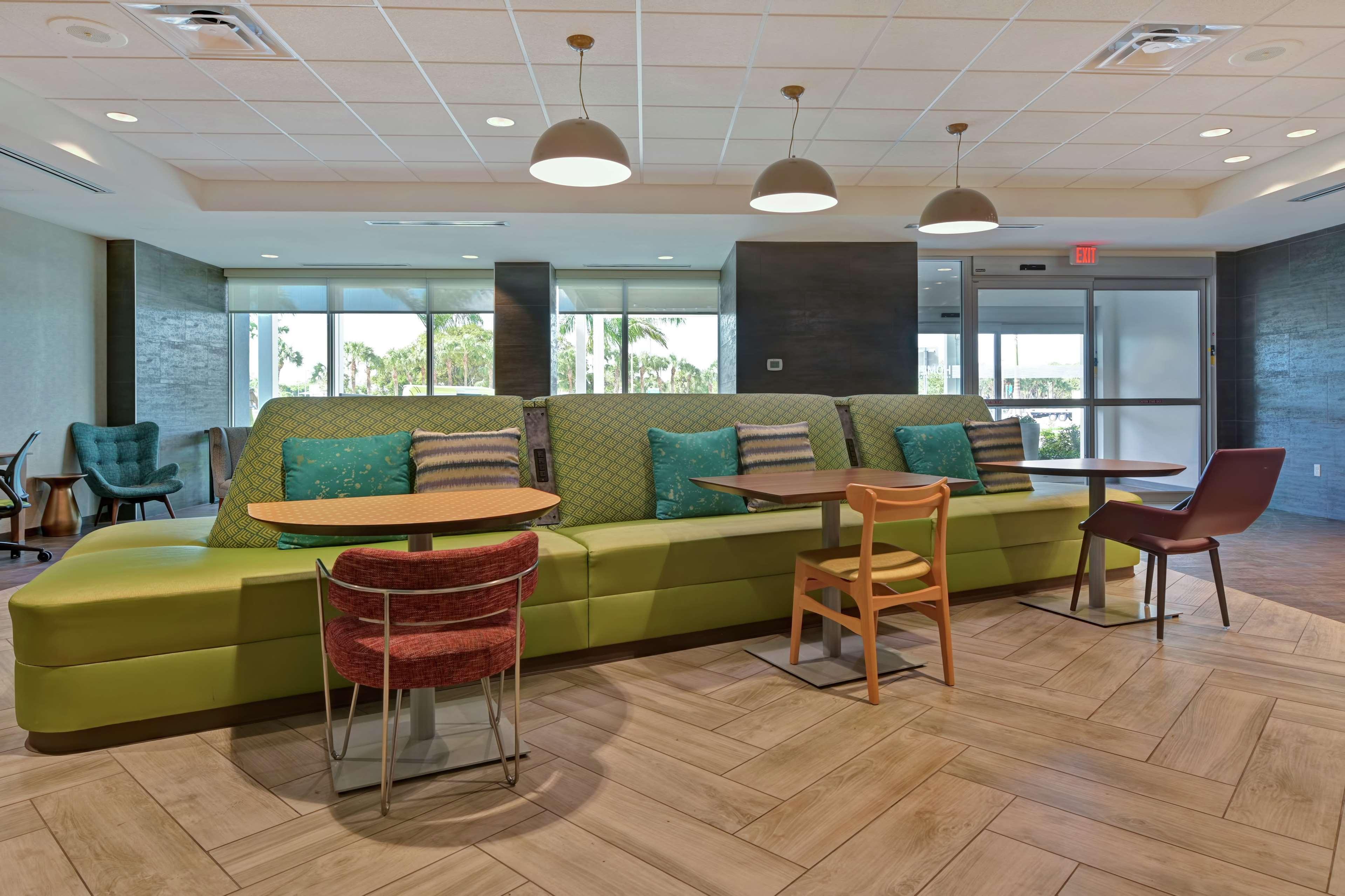 Home2 Suites By Hilton West Palm Beach Airport Cloud Lake Екстер'єр фото