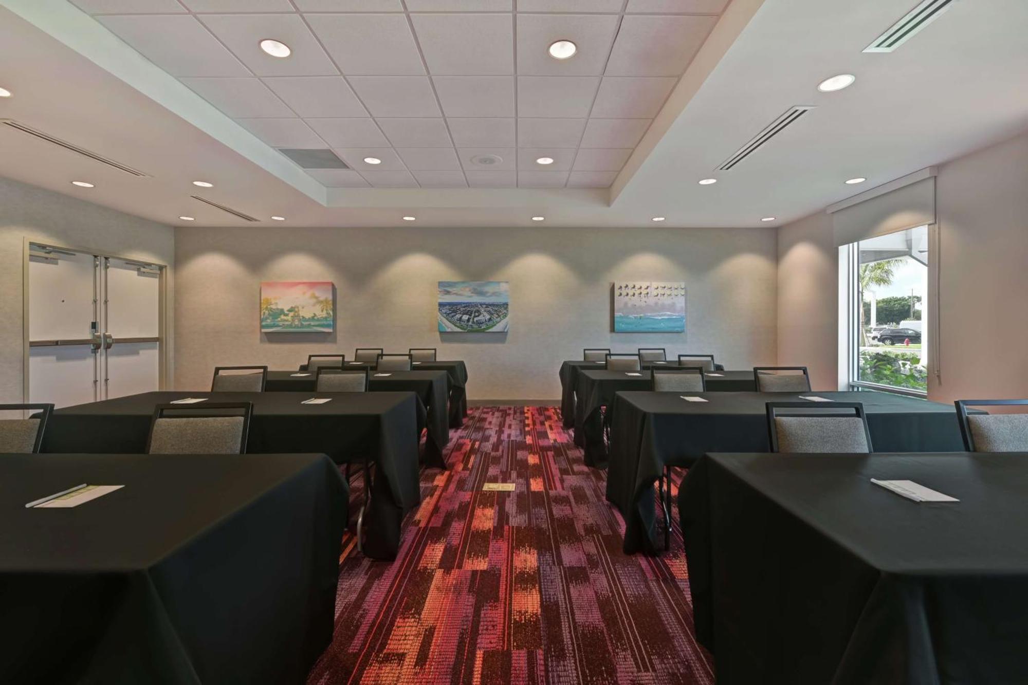 Home2 Suites By Hilton West Palm Beach Airport Cloud Lake Екстер'єр фото